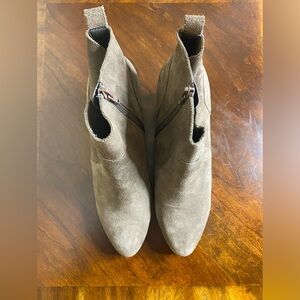 Crown Vintage Women's Faux Suede Ankle Boots